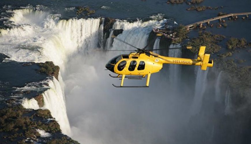 Iguassu falls - Brazilian side - Helicopter tour - helicóptero sobre as cataratas